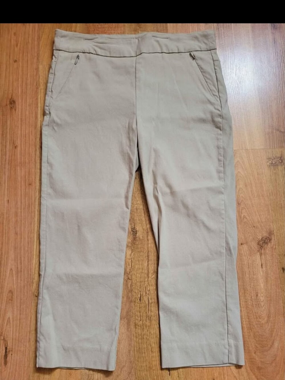 RW&CO. Lightweight Straight-Leg Capris in Light Khaki